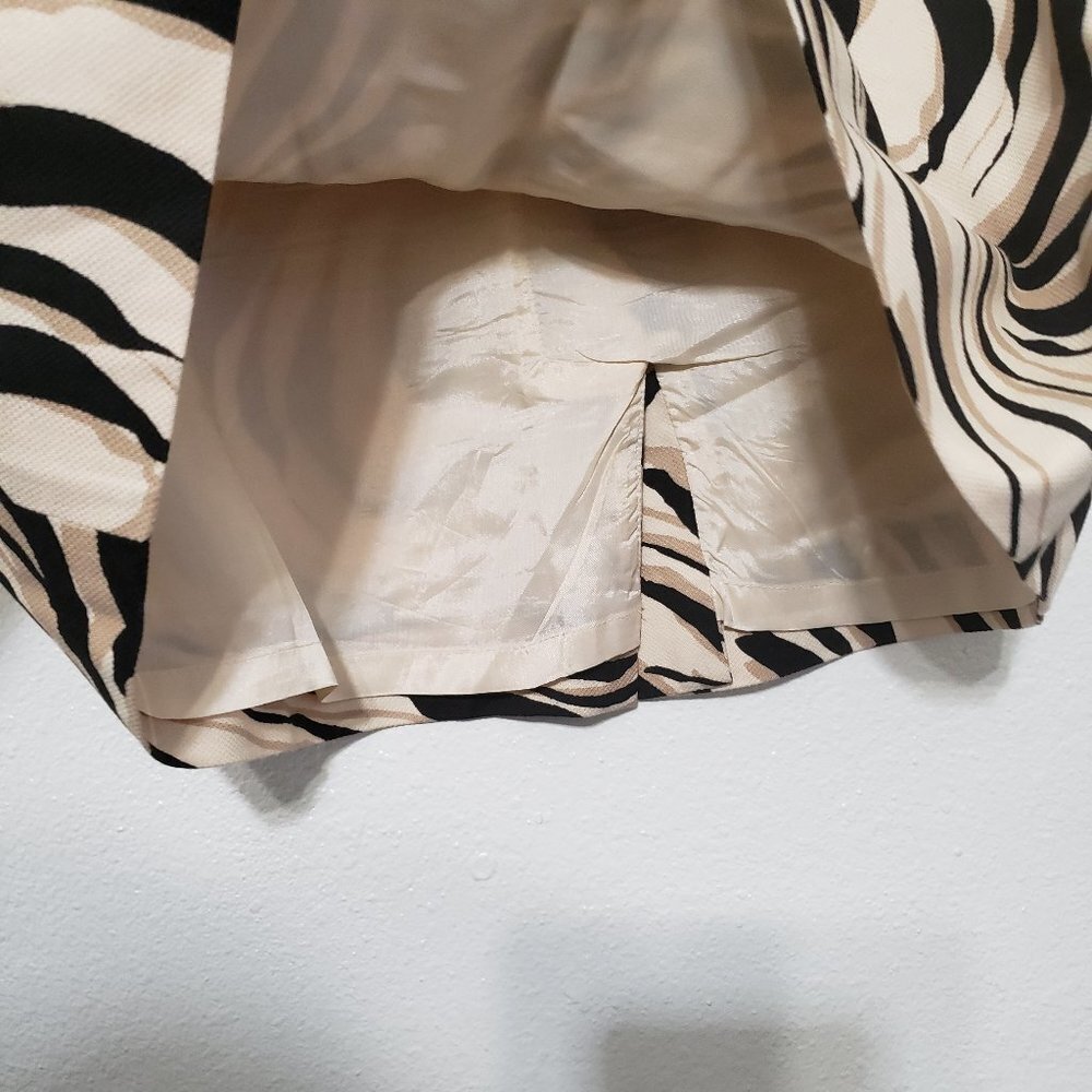 Loft Skirt - Picture 2 of 9